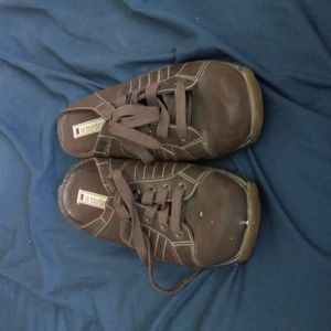 No Boundaries no back brown shoes